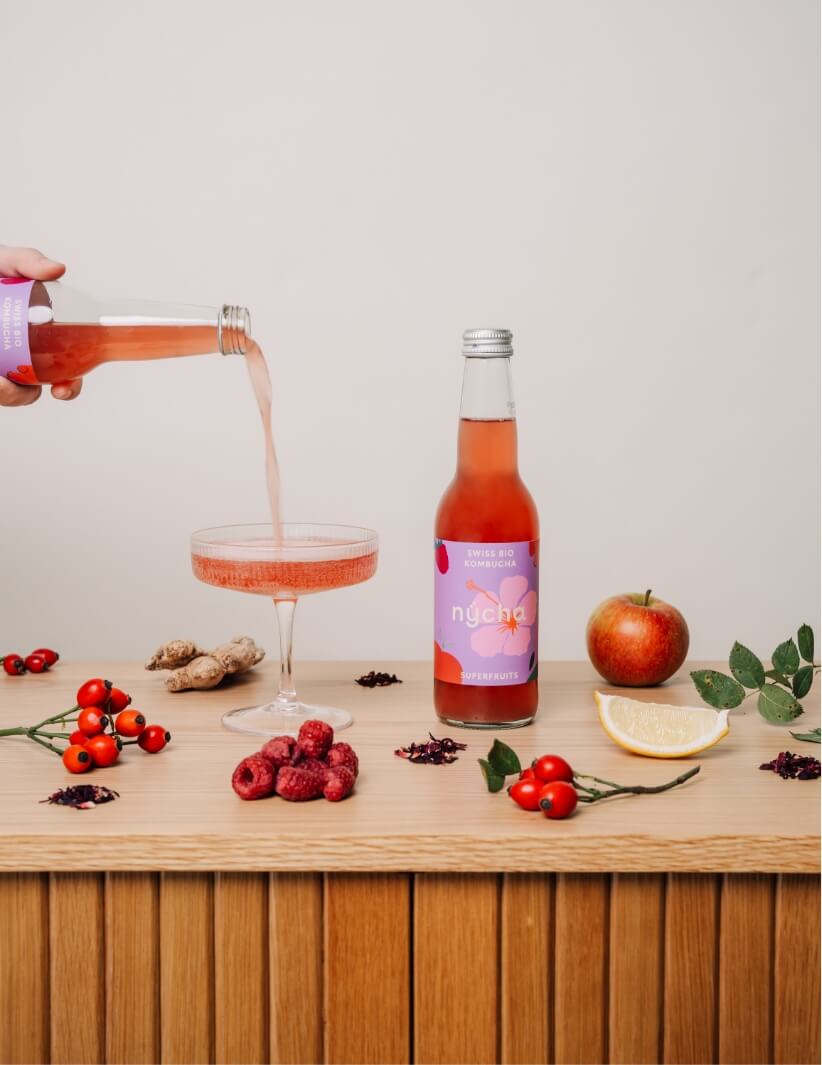 E-Commerce und Lifestyle Produktfotografie für nycha Kombucha – Bild 4 | Produktshooting von Pajurama
